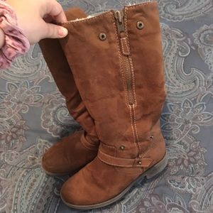 Brown faux suede winter boots with cozy lining